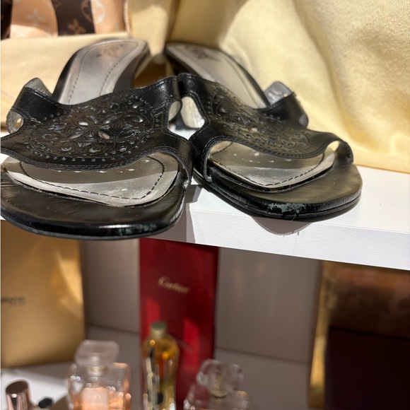 Carlos Santana Slingback Leather Sandal
Sexy style
Real leather
Wood 3” heel - Picture 7 of 9